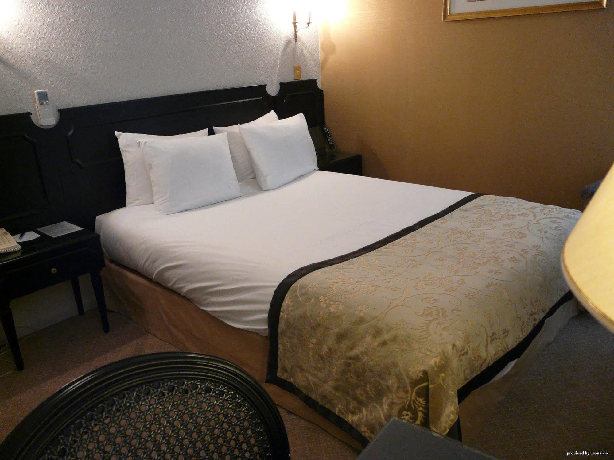 Victor Hugo Kléber Hotel Paris